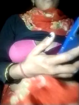 Snapshot of Hot-qwer chatting on April 5, 4:15 pm Hot-qwer online show from April 5, 4:15 pm