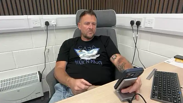 bilf1978 online show from June 18, 6:24 am
