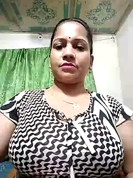 Snapshot of Payel_50 chatting on July 5, 3:52 pm Payel 50 online show from July 5, 3:52 pm