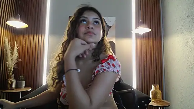 CurlyDani online show from March 31, 2:02 am