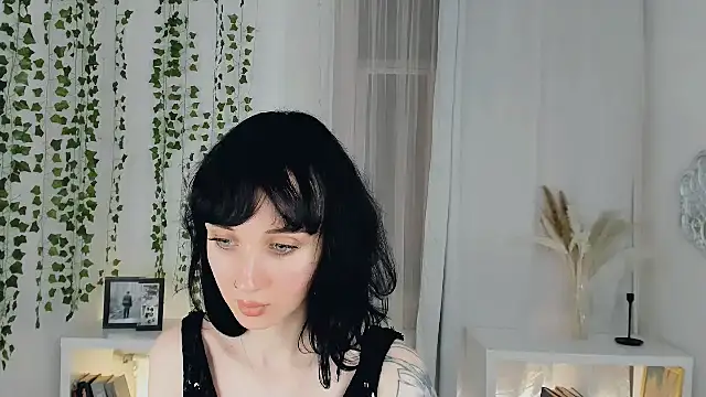 HollyVex online show from November 23, 3:56 pm