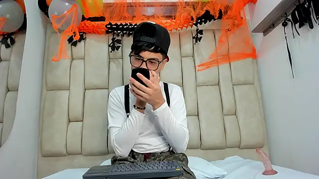 Felipe Cold online show from October 25, 2:52 am