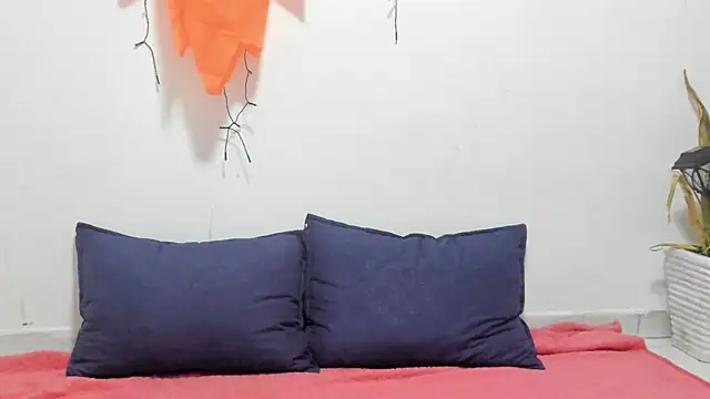  Miaa khalifa  online show from October 31, 12:39 pm