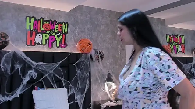 crystaldarliing online show from October 21, 2:29 pm