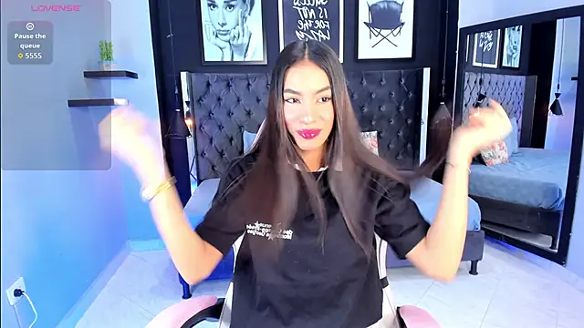 kitty collins  online show from October 5, 10:46 am