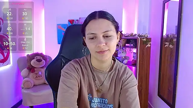 AlanaGarcia19 online show from January 15, 12:10 pm