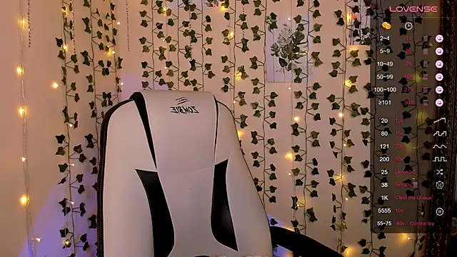 Snapshot of AnyaTaylor_ chatting on February 16, 2:29 am AnyaTaylor online show from February 16, 2:29 am