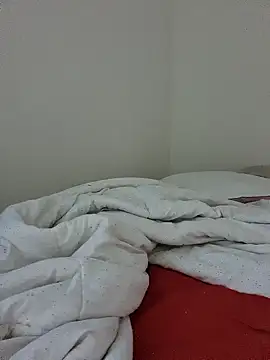 Snapshot of Michou02xXx chatting on September 28, 7:03 am Michou02xXx online show from September 28, 7:03 am