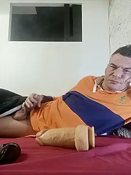 twitshe online show from November 10, 11:37 pm