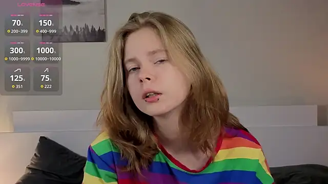 Snapshot of JulietteRain chatting on July 24, 5:22 pm JulietteRain online show from July 24, 5:22 pm