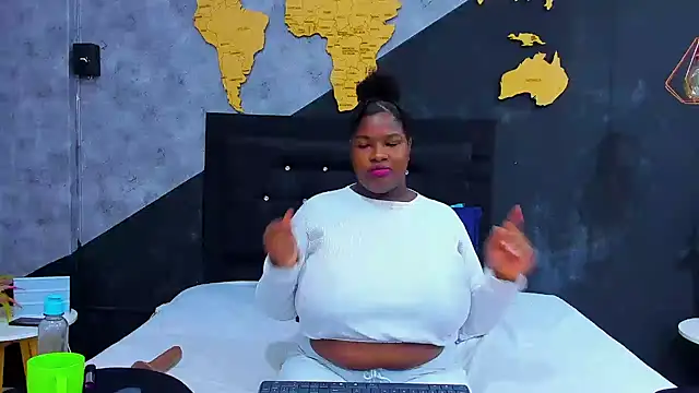 Maiam  Rossi online show from October 7, 1:30 pm