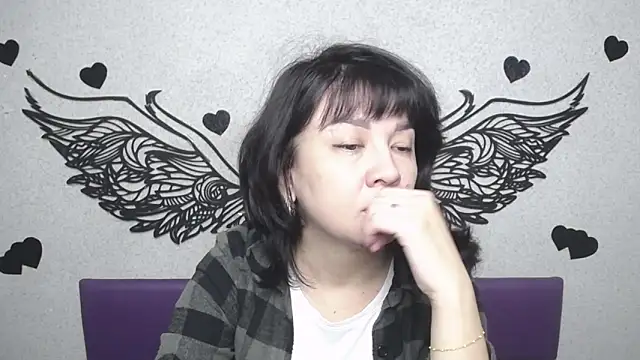 Snapshot of SelenaFly chatting on October 9, 5:05 am SelenaFly online show from October 9, 5:05 am