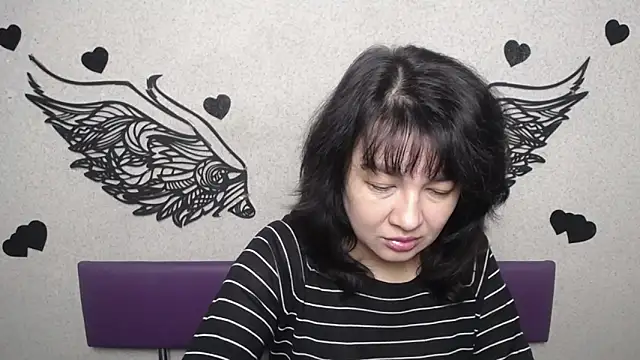 Snapshot of SelenaFly chatting on October 13, 5:07 am SelenaFly online show from October 13, 5:07 am