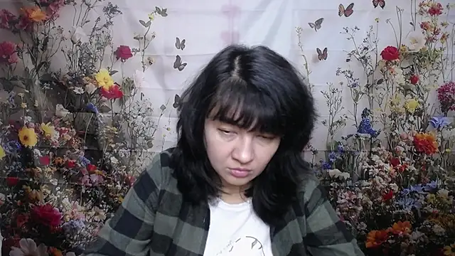 Snapshot of SelenaFly chatting on October 17, 5:43 am SelenaFly online show from October 17, 5:43 am