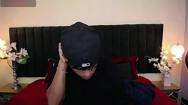 Snapshot of jhos_padill chatting on May 2, 1:49 pm jhos padill online show from May 2, 1:49 pm