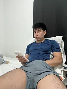 Snapshot of Axel_es chatting on February 1, 8:18 pm Axel es online show from February 1, 8:18 pm