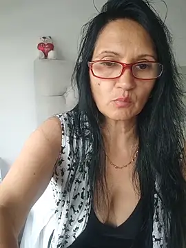 Snapshot of Ternura_Prohibida chatting on June 5, 6:46 pm Ternura Prohibida online show from June 5, 6:46 pm