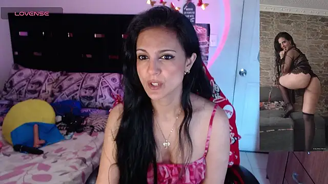 Snapshot of BasmaHernandez chatting on May 20, 2:23 pm BasmaHernandez online show from May 20, 2:23 pm