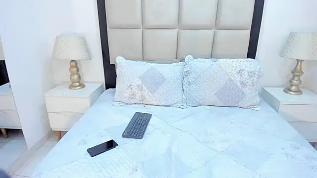 ElisabettaMonroy online show from October 2, 1:51 pm