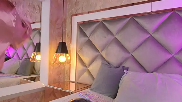 gemma sm online show from December 19, 3:13 am