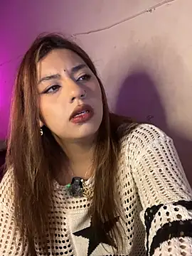 Snapshot of SoftLady_S33 chatting on June 6, 2:16 am SoftLady S33 online show from June 6, 2:16 am