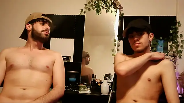 young swisscouple online show from April 17, 6:33 pm