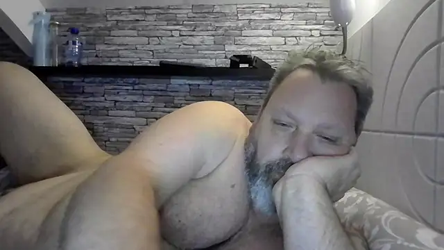 Snapshot of BigMan738@xh chatting on May 17, 10:28 pm BigMan738xh online show from May 17, 10:28 pm
