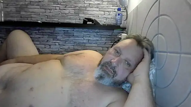 Snapshot of BigMan738@xh chatting on May 21, 10:39 pm BigMan738xh online show from May 21, 10:39 pm