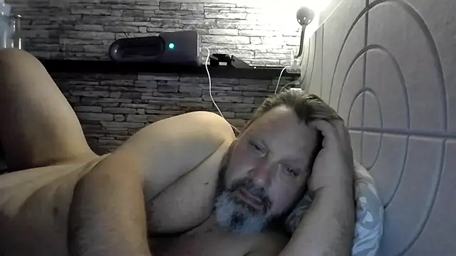 Snapshot of BigMan738@xh chatting on May 25, 10:27 pm BigMan738xh online show from May 25, 10:27 pm