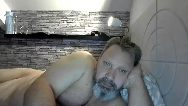 Snapshot of BigMan738@xh chatting on June 3, 10:04 pm BigMan738xh online show from June 3, 10:04 pm