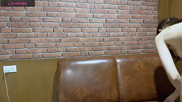 Snapshot of penny_coco chatting on March 23, 4:11 pm penny coco online show from March 23, 4:11 pm