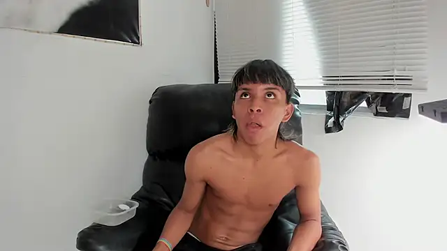 tyler twink boy online show from February 6, 1:58 pm