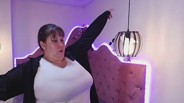  Emily rosee  online show from January 5, 5:27 pm