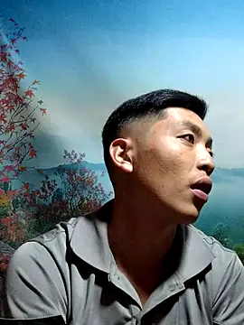 Snapshot of LuPhungg chatting on October 23, 10:47 am LuPhungg online show from October 23, 10:47 am