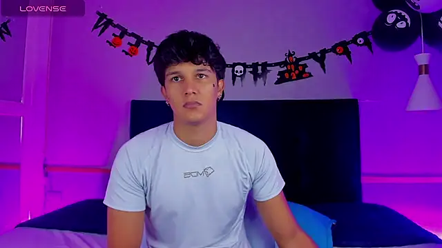 Leo Savage  online show from October 24, 3:47 am