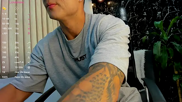 Snapshot of Alexander_ferre chatting on September 29, 1:49 pm Alexander ferre online show from September 29, 1:49 pm