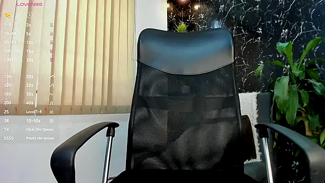 Snapshot of Alexander_ferre chatting on October 5, 1:20 pm Alexander ferre online show from October 5, 1:20 pm