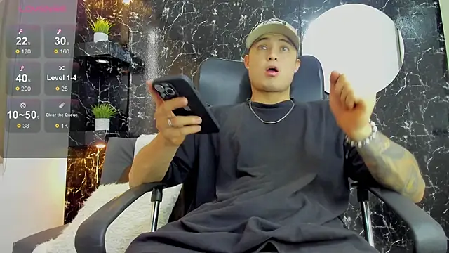 Snapshot of Alexander_ferre chatting on October 8, 12:47 pm Alexander ferre online show from October 8, 12:47 pm