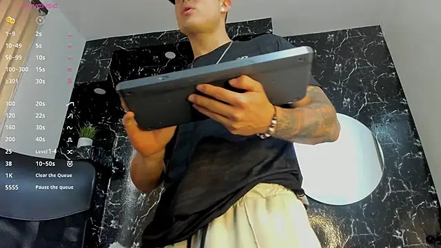 Snapshot of Alexander_ferre chatting on October 10, 1:21 pm Alexander ferre online show from October 10, 1:21 pm