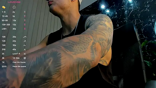 Snapshot of Alexander_ferre chatting on October 12, 10:25 am Alexander ferre online show from October 12, 10:25 am