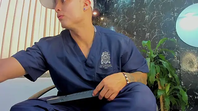 Snapshot of Alexander_ferre chatting on October 16, 5:03 pm Alexander ferre online show from October 16, 5:03 pm