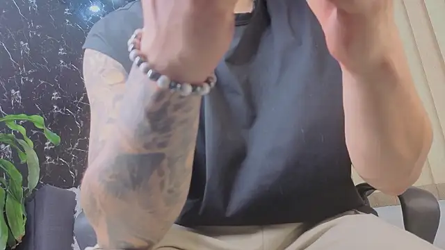 Snapshot of Alexander_ferre chatting on January 15, 1:16 pm Alexander ferre online show from January 15, 1:16 pm