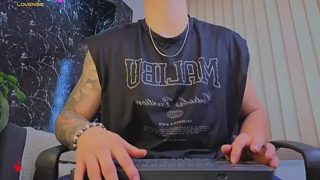 Alexander ferre online show from January 17, 1:16 pm