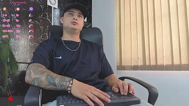 Alexander ferre online show from April 1, 1:23 pm