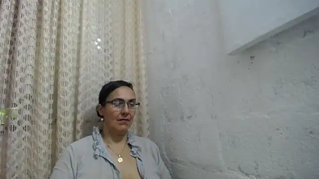 gabbyparker  online show from December 18, 10:27 pm