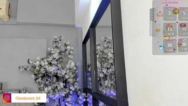 Snapshot of Cloedurant chatting on June 3, 7:41 pm Cloedurant online show from June 3, 7:41 pm