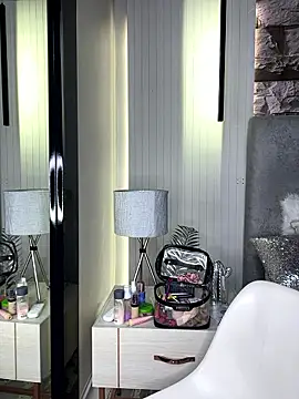 HannahCollyns online show from January 9, 2:09 pm