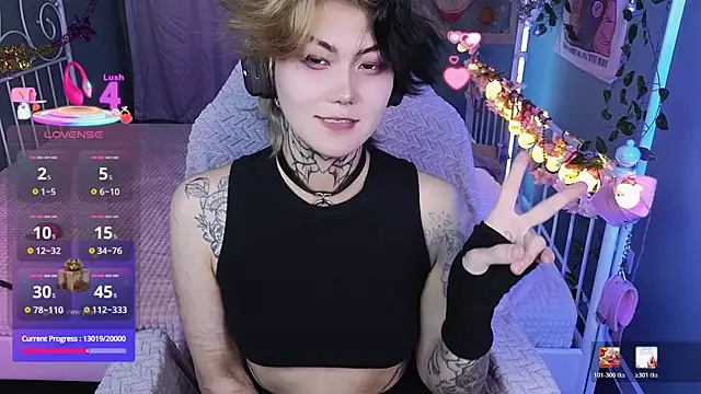 GothXRaven online show from December 17, 11:38 am