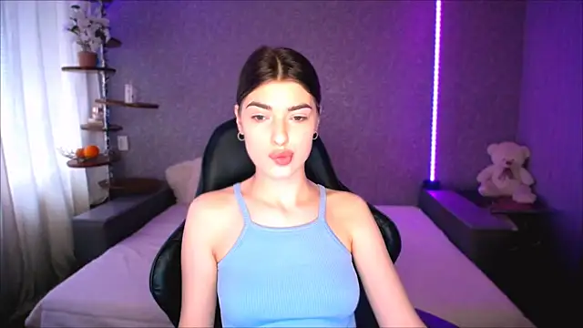Dianaa Lee0 online show from May 18, 1:06 pm