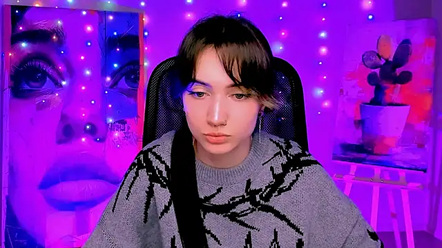 Snapshot of olivianorton chatting on January 12, 12:21 pm olivianorton online show from January 12, 12:21 pm